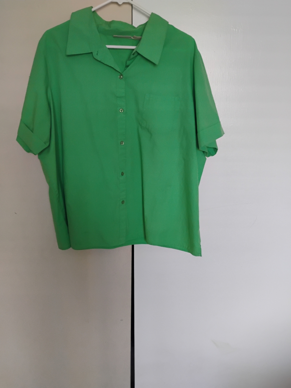 Basic Editions Bright Green Short-Sleeve Button-Down Blouse